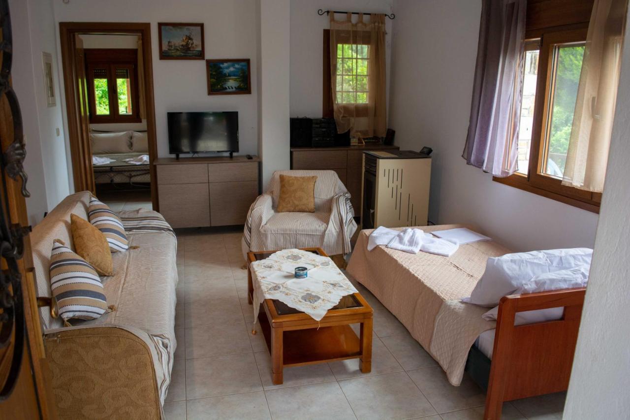 Efi'S Guest House Áyios Dhimítrios 외부 사진